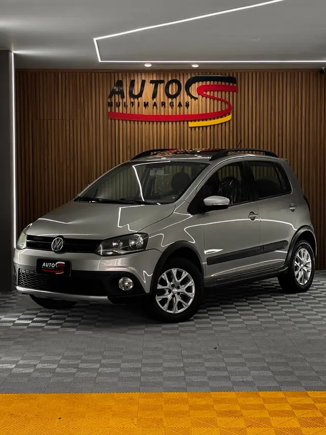Carro Volkswagen CrossFox 2014 1.6 VHT (Flex)