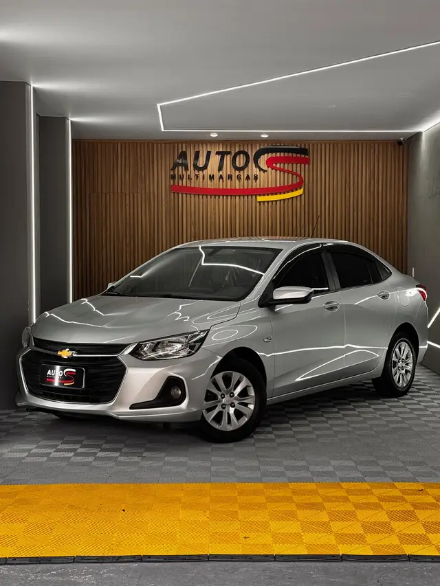 Carro Chevrolet Onix Plus 2023 LT 1.0