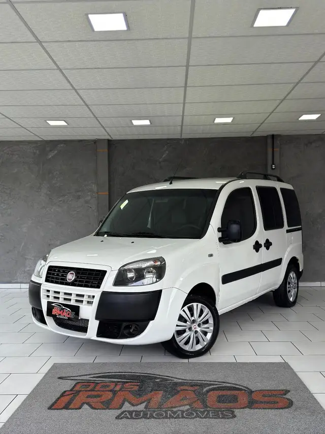 Carro Fiat Doblò 2021 Essence 1.8 16V (Flex)