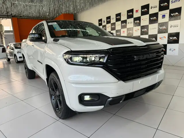 Carro RAM Rampage 2024 R/T 2.0 Turbo