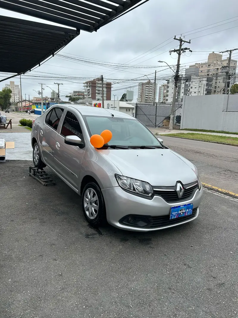 Renault Logan Expression 1.0 16V (flex)