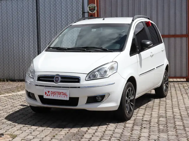 Carro Fiat Idea 2016 Essence 1.6 16V E.TorQ (Flex)