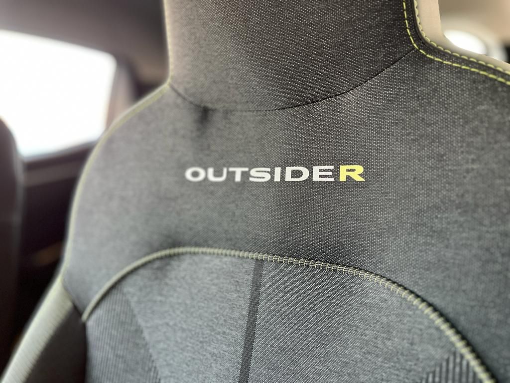 Kwid Outsider 1.0
