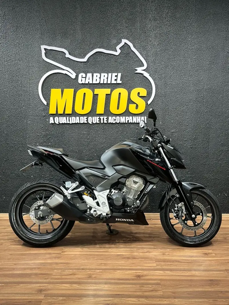 Honda CB 300F Twister Standard