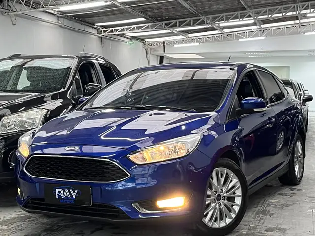 Carro Ford Focus Hatch 2018 SE Plus 2.0 PowerShift