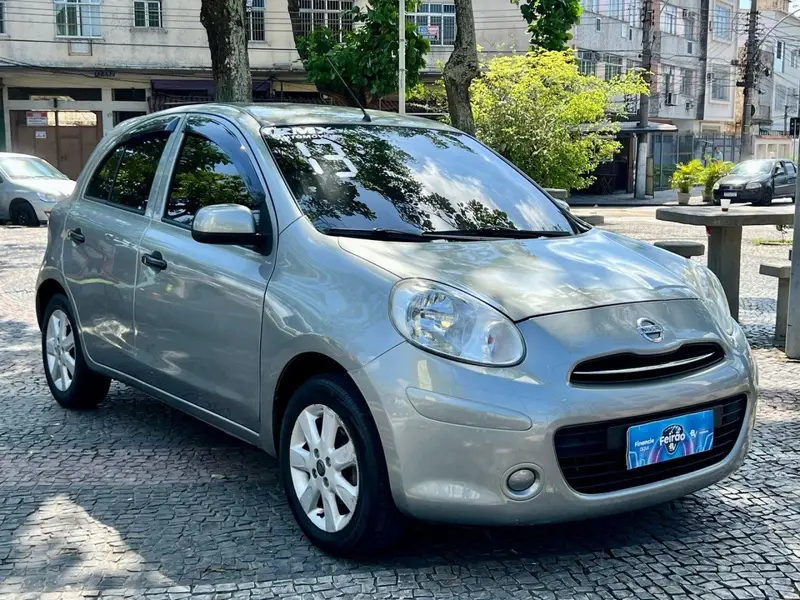 Nissan March 1.0 16V (Flex)