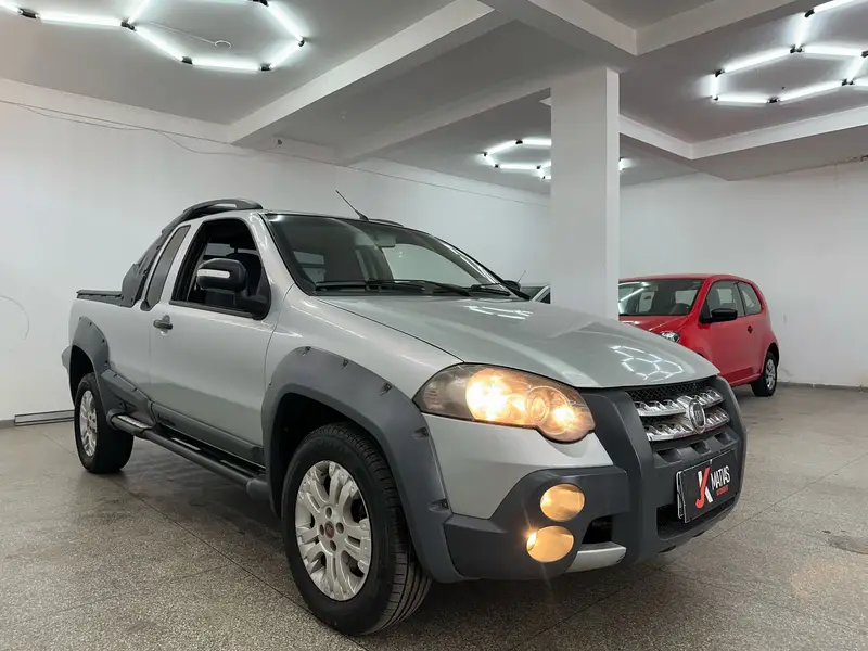 Fiat Strada Adventure Locker 1.8 16V (Cabine Estendida)