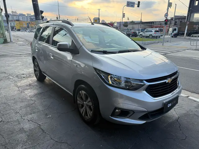 Carro Chevrolet Spin 2023 Premier 1.8 (Aut.)