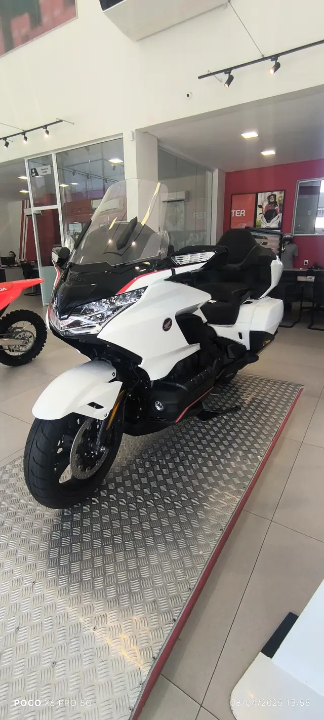 Carro Honda GL 1800 Gold Wing Tour 2025 Gold Wing Tour