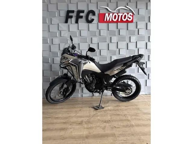 Carro Honda XRE Sahara 300 2024 Adventure