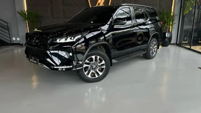 Carro Toyota Hilux SW4 2022 GRS 2.8 TB 4x4 Diesel Automatico