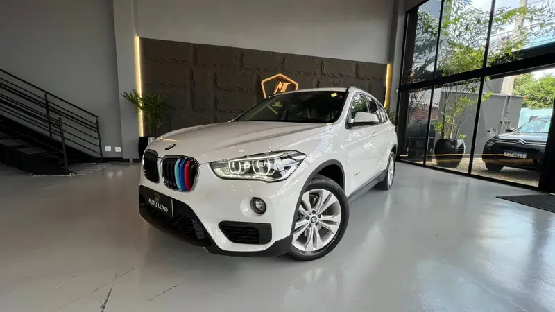 BMW X1 2.0 sDrive20i X-Line ActiveFlex