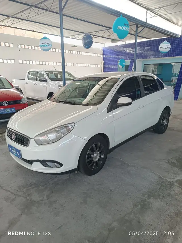 Carro Fiat Grand Siena 2017 Evo Attractive 1.4 8V (Flex)