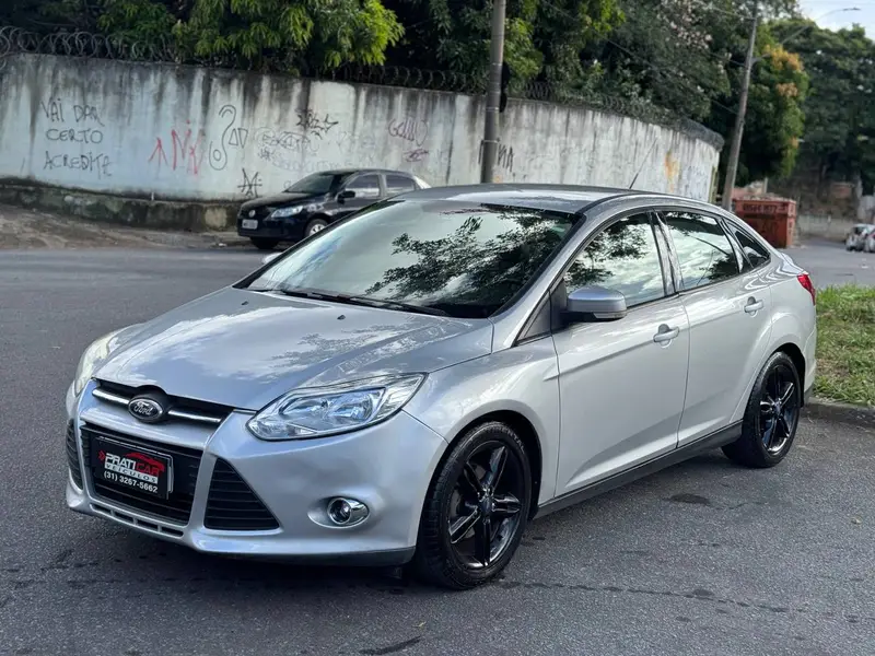 Ford Focus Sedan SE 2.0 16V PowerShift (Aut)