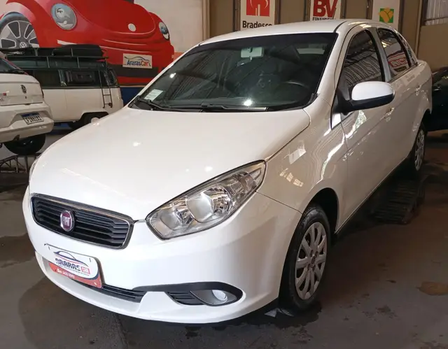 Carro Fiat Grand Siena 2019 1.0 Attractive