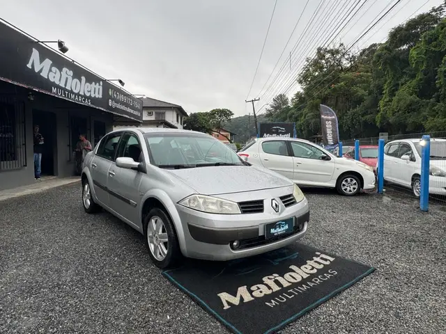 Carro Renault Megane Sedan 2008 Mégane Sedan Dynamique 2.0 16V (aut)
