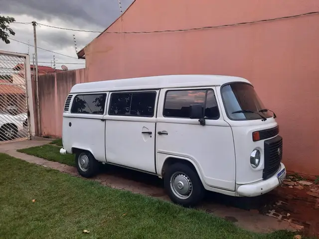 Carro Volkswagen Kombi 2007 Lotação 1.4 (Flex)
