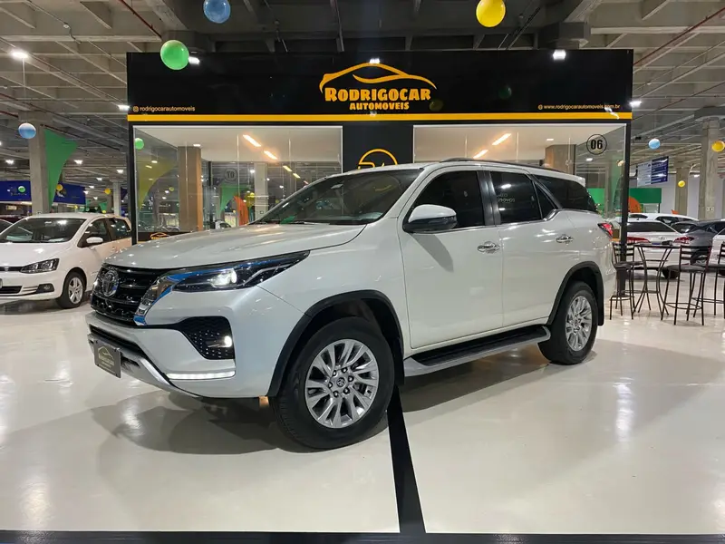 Toyota SW4 SRX 2.8 turbodiesel 5L 4x4 (Aut)