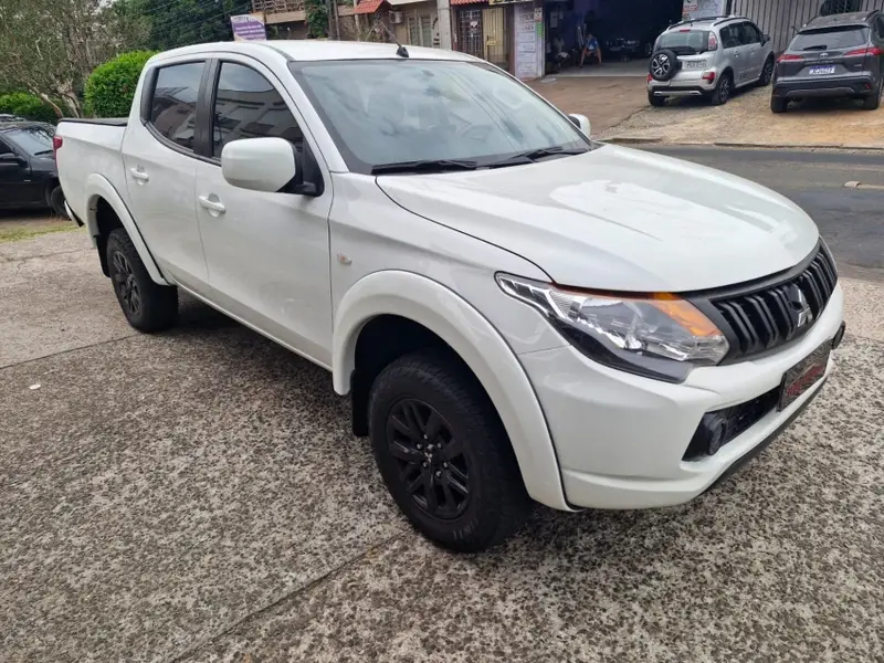 Mitsubishi L200 Triton Sport GL 2.4 DID-H 4x4 (Aut)