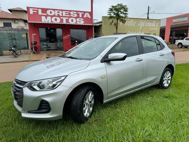 Carro Chevrolet Onix 2023 LT 1.0