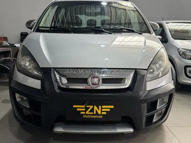 Carro Fiat Idea 2013 Adventure 1.8 16V Dualogic (Flex)