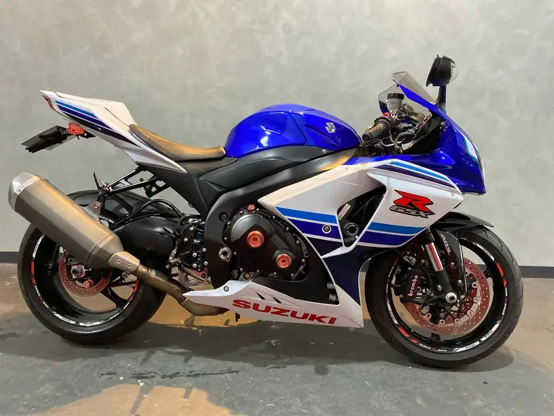 Suzuki Gsx R 1000 A (30 Anos)