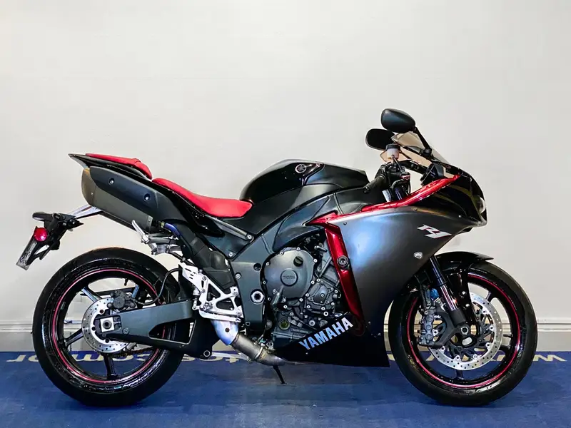 Yamaha R1