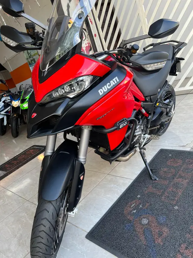 Carro Ducati Multistrada 2021 950 S