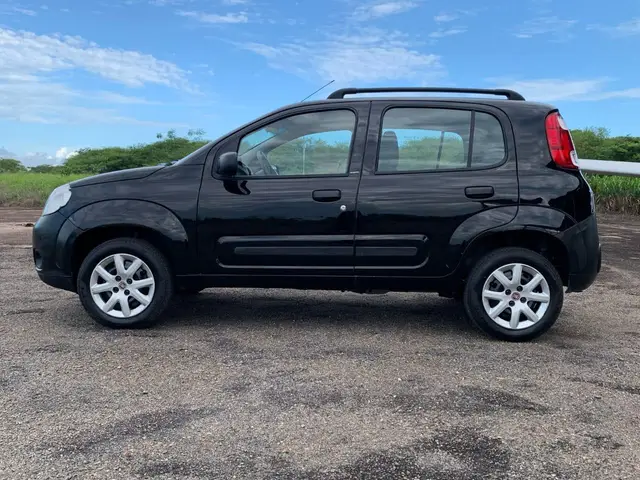 Carro Fiat Uno 2012 Vivace 1.0 8V (Flex) 4p