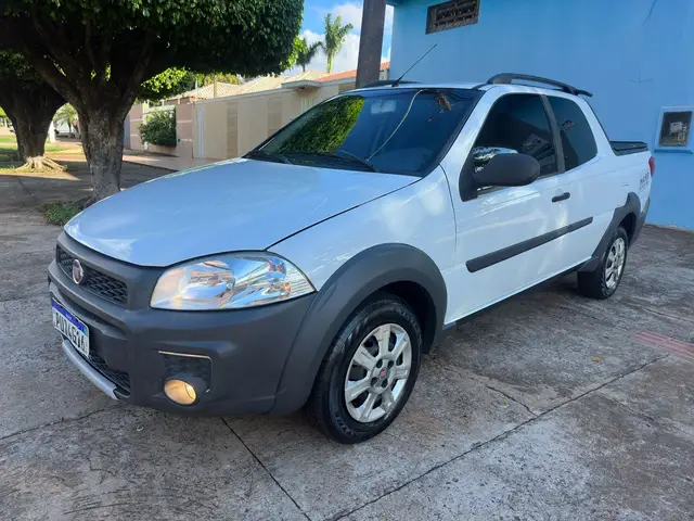 Carro Fiat Strada 2015 Working 1.4 (Flex) (Cabine Dupla)