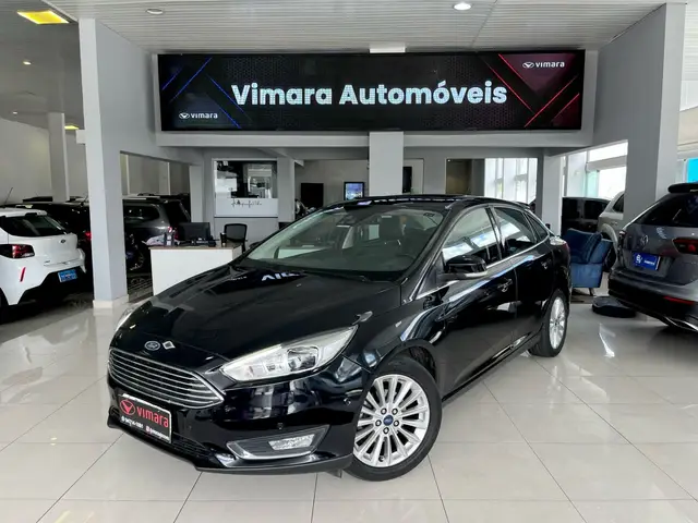 Carro Ford Focus Hatch 2017 Titanium 2.0 PowerShift
