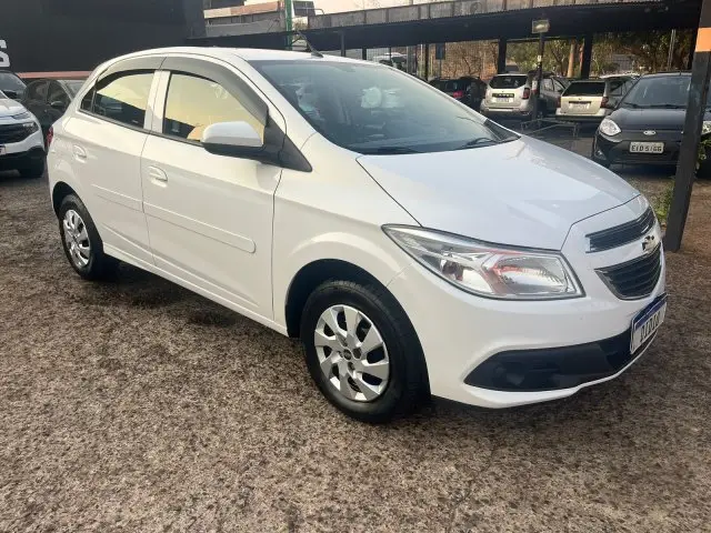 Carro Chevrolet Onix 2014 1.0 LT SPE/4