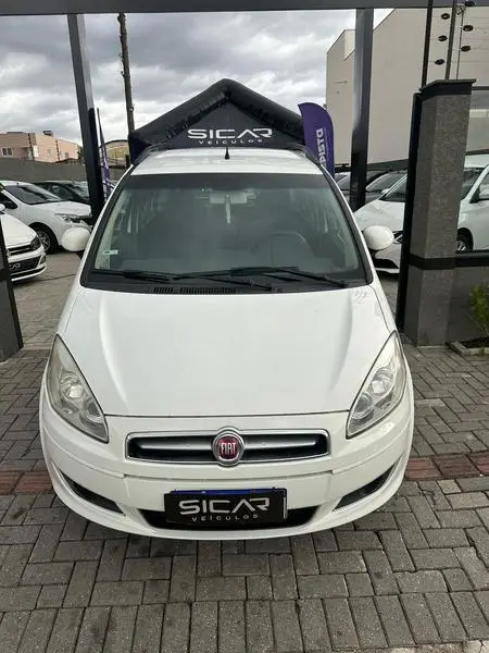 Carro Fiat Idea 2015 Attractive 1.4 8V (Flex)
