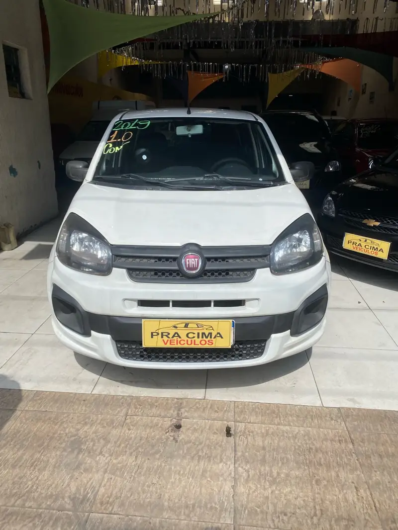 Fiat Uno Attractive 1.0 8V (Flex) 4p