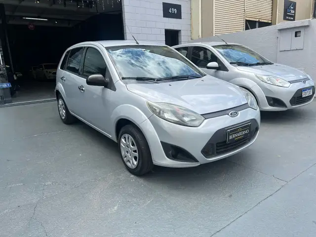 Carro Ford Fiesta Hatch 2013 Rocam 1.0 (Flex)
