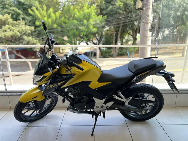 Carro Honda CB 300F Twister 2023 (ABS)