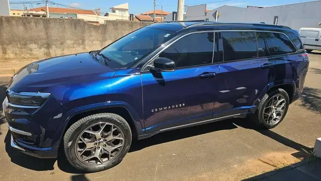 Carro Jeep Commander 2023 Overland 1.3 T270