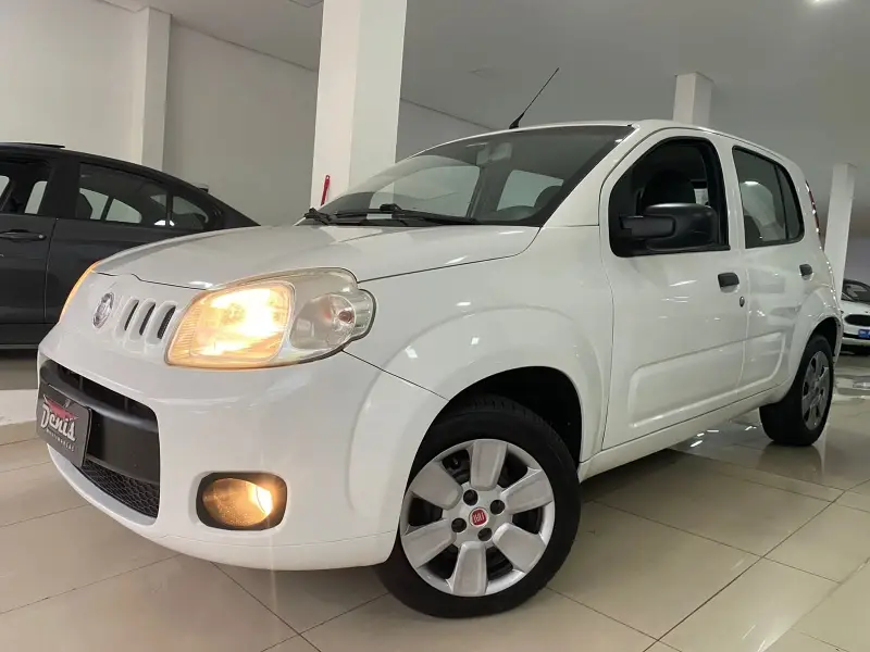 Fiat Uno Vivace 1.0 8V (Flex) 4p