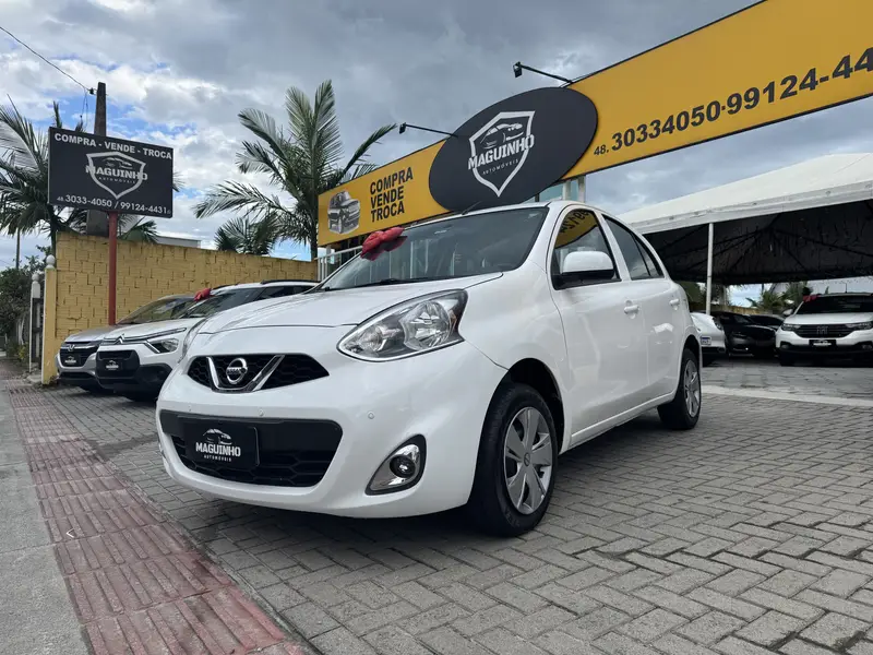 Nissan March 1.0 12V S (Flex)