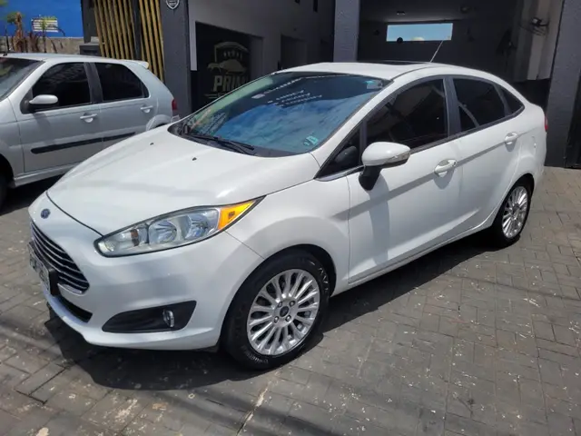 Carro Ford New Fiesta Sedan 2016 1.6 Titanium PowerShift Plus (Flex)