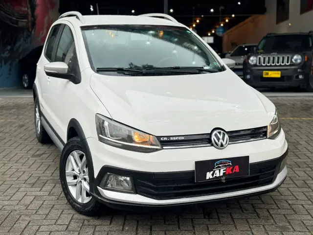 Carro Volkswagen CrossFox 2015 I-Motion 1.6 VHT (Flex)