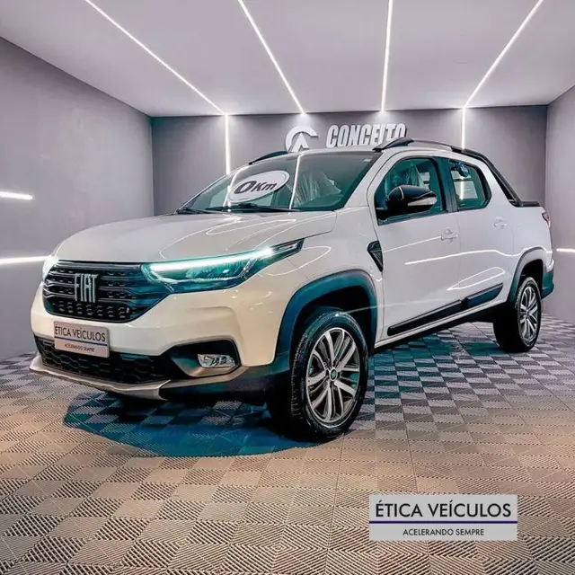 Carro Fiat Strada 2025 Volcano 1.3