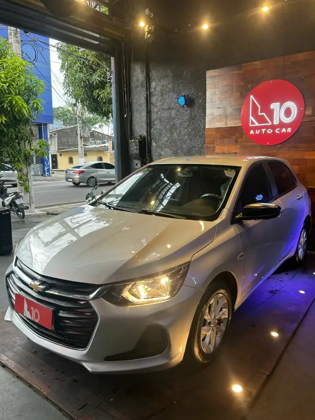 Carro Chevrolet Onix 2023 LT 1.0