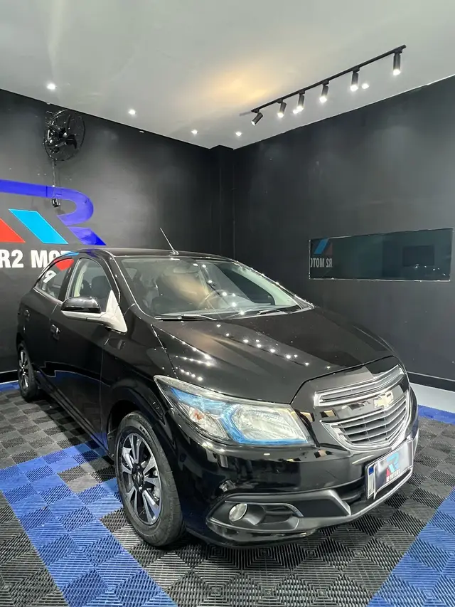 Carro Chevrolet Onix 2014 1.4 LTZ SPE/4 (Aut)