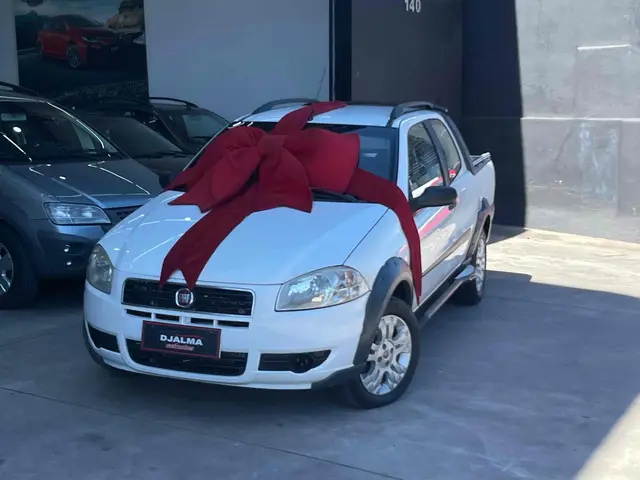 Carro Fiat Strada 2011 Working 1.4 (Flex)