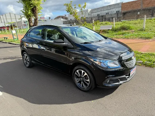 Carro Chevrolet Onix 2014 HATCH LTZ 1.4 8V FlexPower 5p Mec.