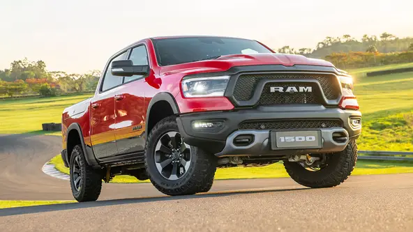 Lançada como "premium muscle truck", picape deve chegar efetivamente às lojas em abril de 2021. Sinal será de R$ 20 mil