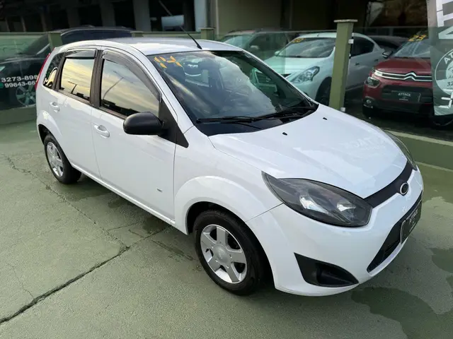 Carro Ford Fiesta Hatch 2014 SE 1.0 RoCam (Flex)