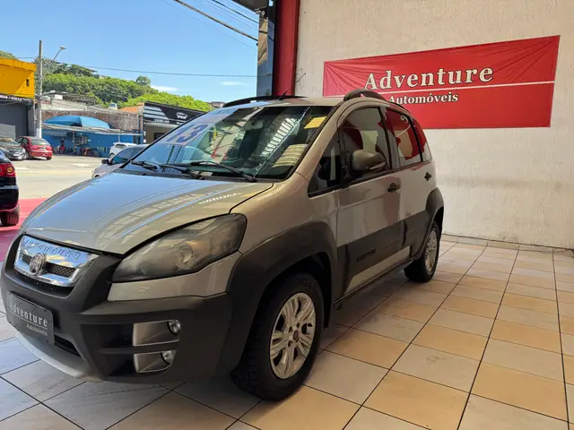 Carro Fiat Idea 2013 Adventure 1.8 16V E.TorQ (Flex)