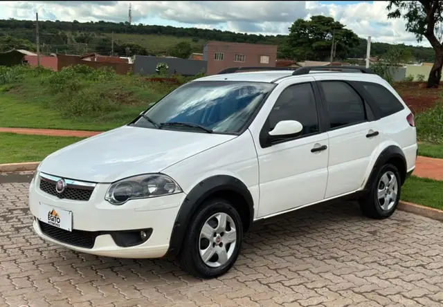 Carro Fiat Palio Weekend 2015 Trekking 1.6 16V (Flex)